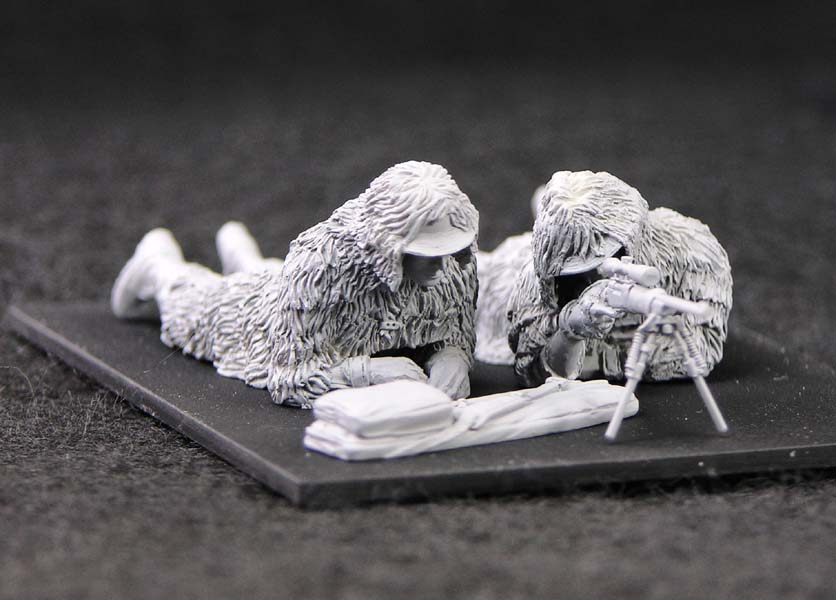 1/35 US Sniper Team "Camouflaged in Ghillie Suits" - Click Image to Close