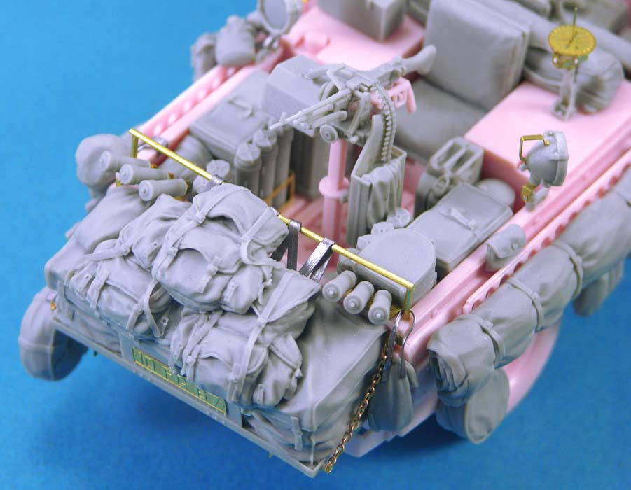 1/35 Pink Panther Update/Stowage Set for Tamiya - Click Image to Close