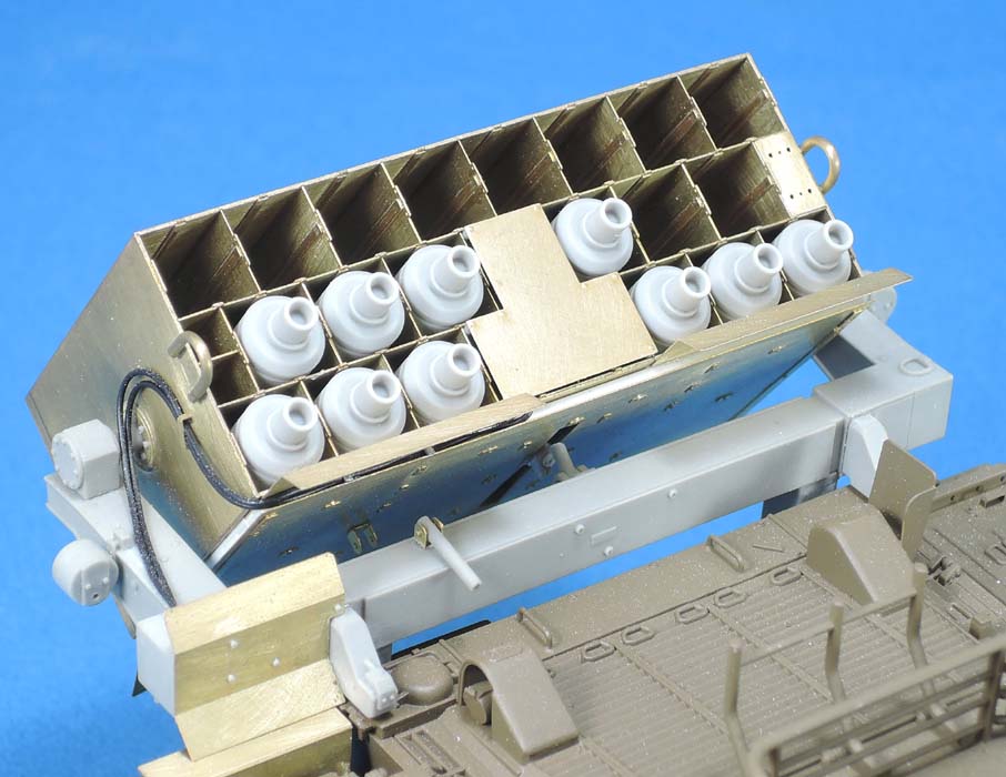 1/35 IDF Carpet Rocket Set (10x Rockets, 1x Container) - Click Image to Close