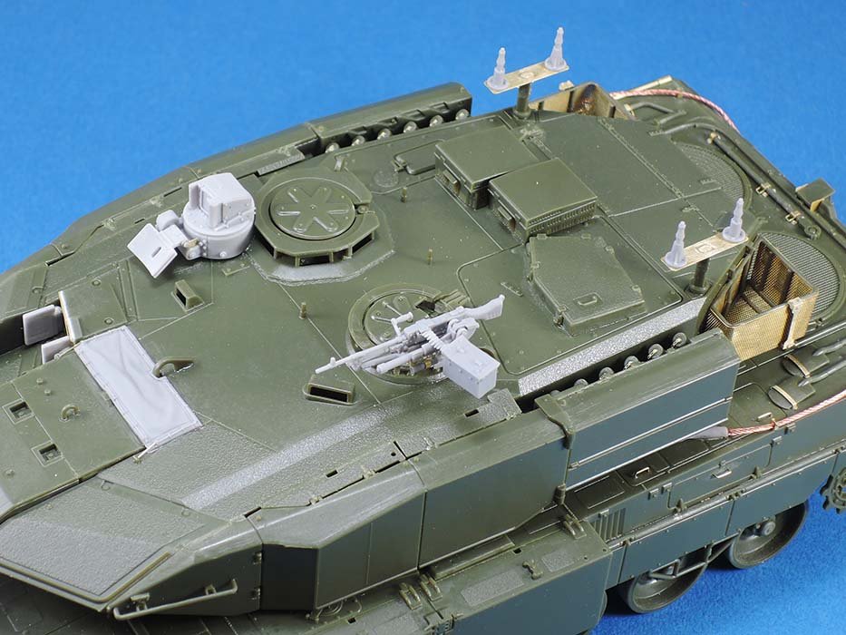 1/35 Leopard 2A4M CAN Detailing Set for Hobby Boss - Click Image to Close