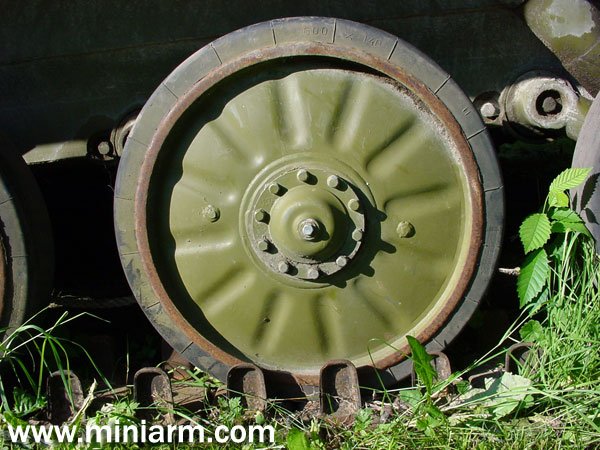 1/35 BMP-1, BMP-2 Road Wheels Set (12 pcs) - Click Image to Close