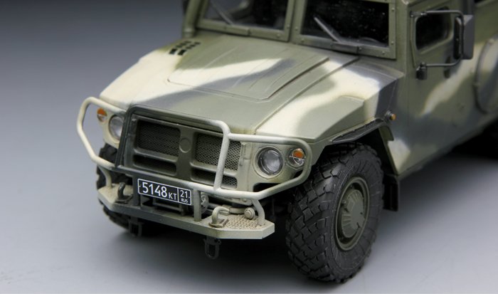 1/35 Russian Armored High-Mobility Vehicle GAZ-233014 STS Tiger - Click Image to Close