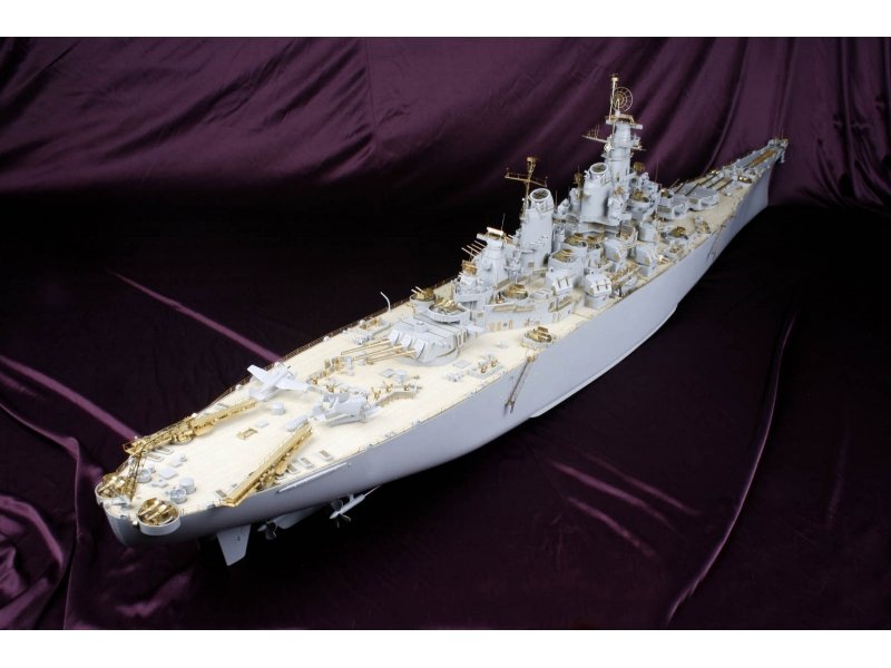 1/200 USS Missouri BB-63 DX Pack for Trumpeter - Click Image to Close