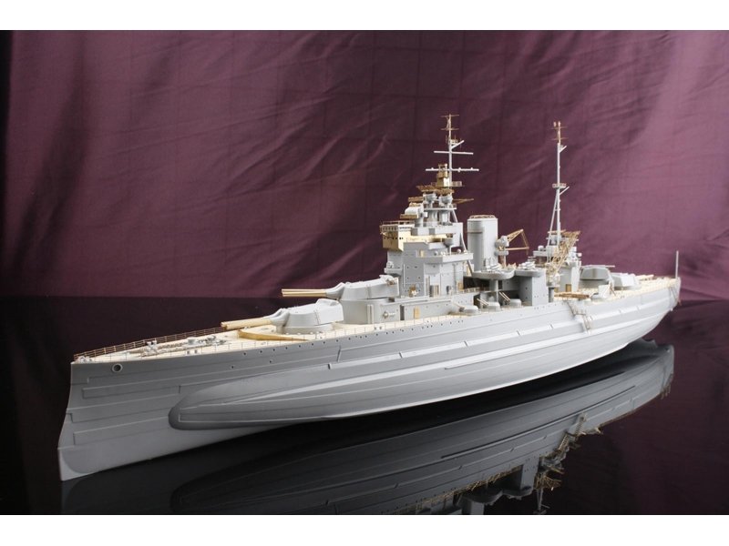 1/350 HMS Queen Elizabeth Detail Up & Wooden Deck for Trumpeter - Click Image to Close
