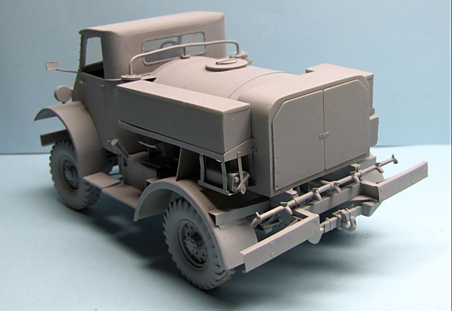 1/35 CMP Chevrolet C15A Water Tank Lorry - Click Image to Close