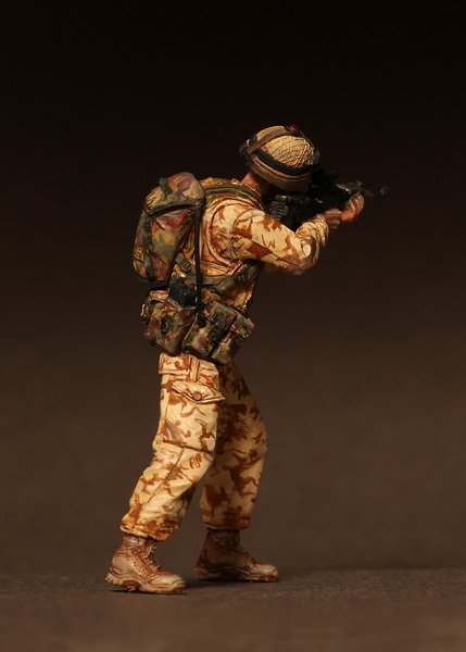 1/35 Modern British Paratrooper in Afganistan - Click Image to Close