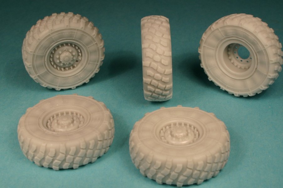 1/35 Realistic Sagged Wheels for M1078 LMTV - Click Image to Close