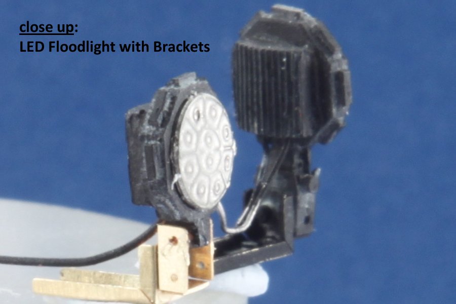 1/35 LED Floodlights with Brackets A - Click Image to Close