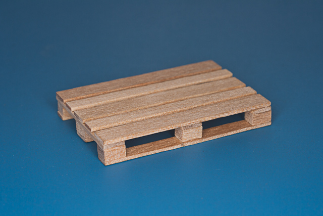 1/35 Natural Wood Pallets (4 pcs, Self Assembly Kit) - Click Image to Close