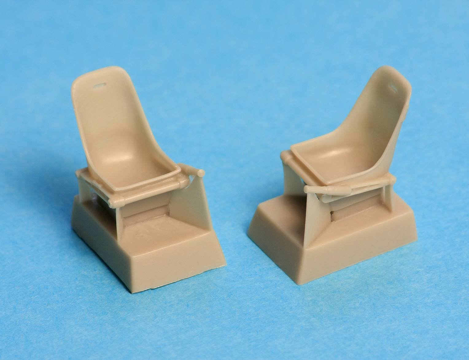 1/48 Bf109A, B, C, D, E Seat without Harness (2ea) - Click Image to Close