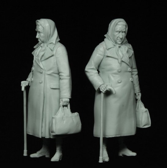 1/35 Elderly Woman - Click Image to Close