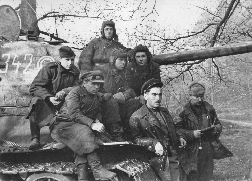 1/35 Russian Tank Crew #3 - Click Image to Close