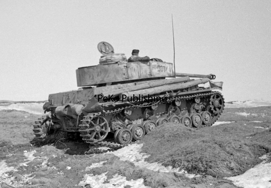 1/35 German Panzer Crewman #2 - Click Image to Close