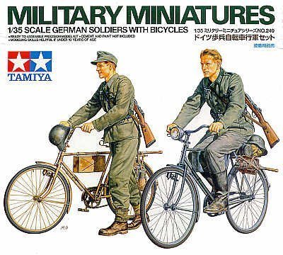 1/35 German Soldiers With Bicycles - Click Image to Close