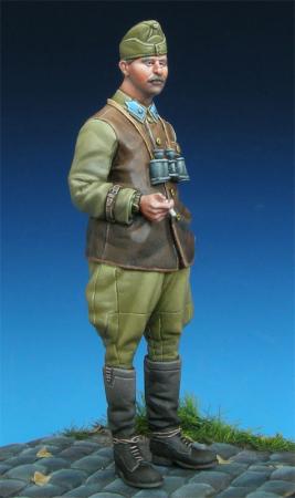1/35 WWII Hungarian Panzer Officer - Click Image to Close