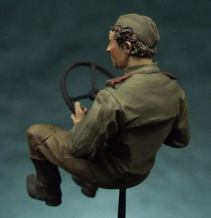 1/35 WWII Russian Jeep Driver - Click Image to Close