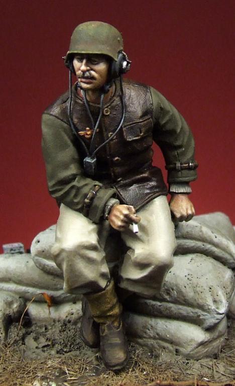 1/35 WWII Hungarian Motorized Artillery Officer - Click Image to Close