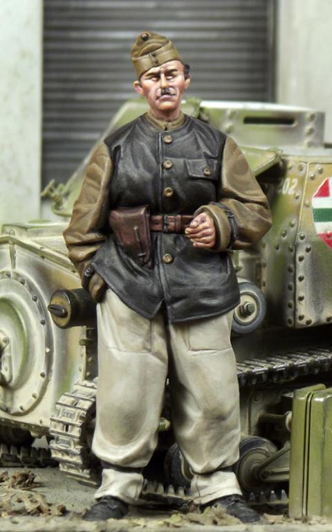 1/35 WWII Hungarian AFV Crewman - Click Image to Close