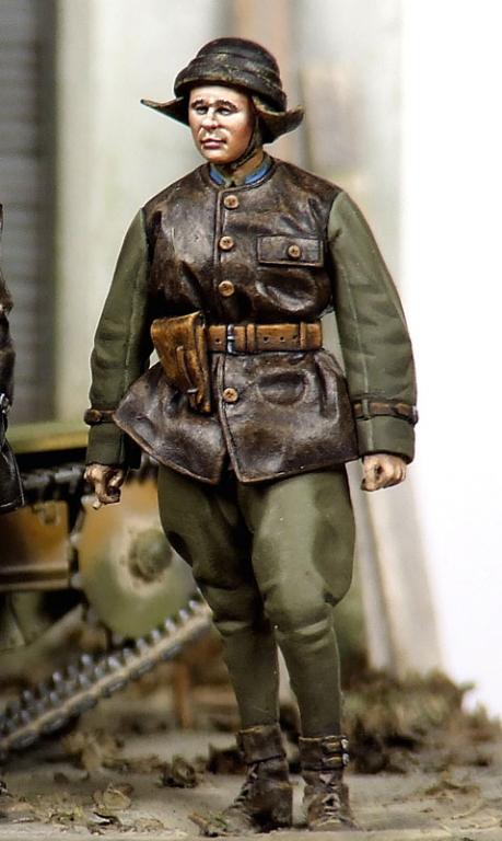 1/35 WWII Hungarian Panzer Crew #2 - Click Image to Close