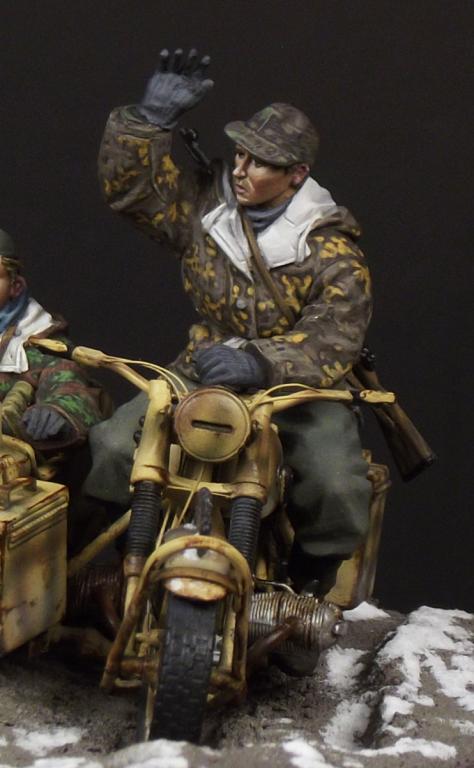 1/35 WWII German Motorcyclist - Click Image to Close