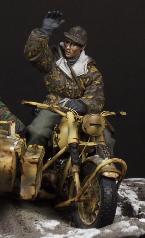 1/35 WWII German Motorcyclist - Click Image to Close