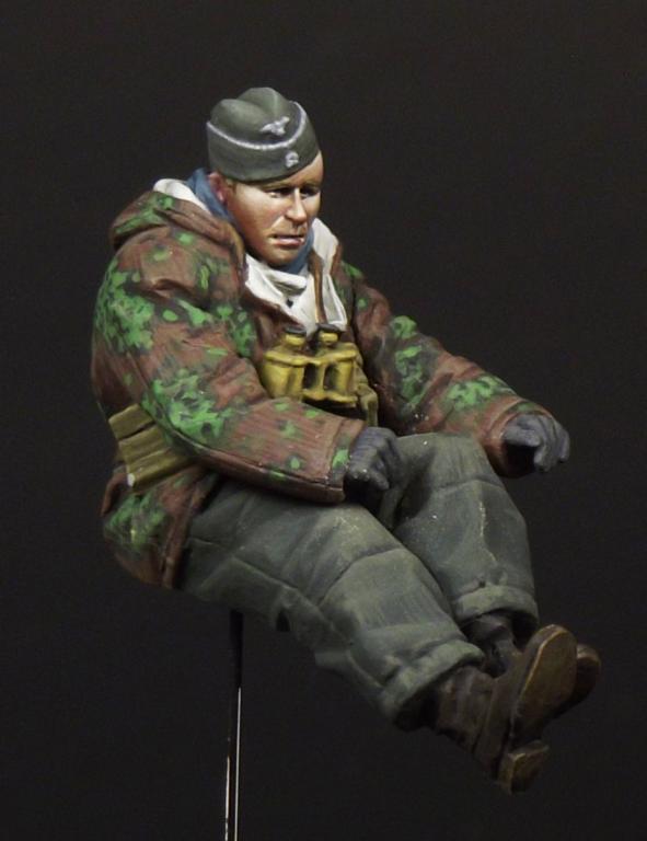 1/35 WWII German Motorcycle Passanger - Click Image to Close