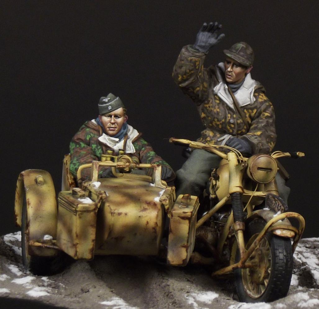 1/35 WWII German Motorcycle Crew - Click Image to Close