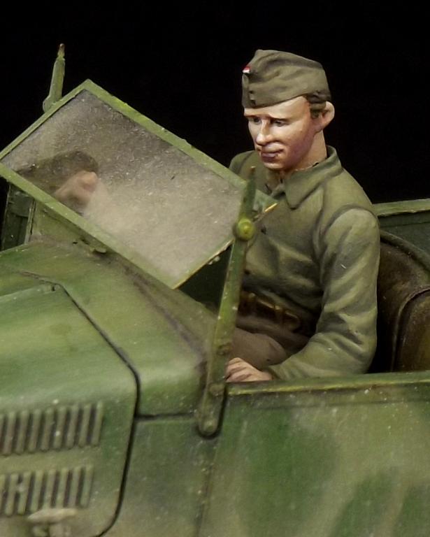 1/35 WWII Hungarian Driver for 508 CM Coloniale - Click Image to Close