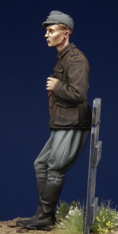 1/35 WWII Finnish Tank Crewman #2 - Click Image to Close
