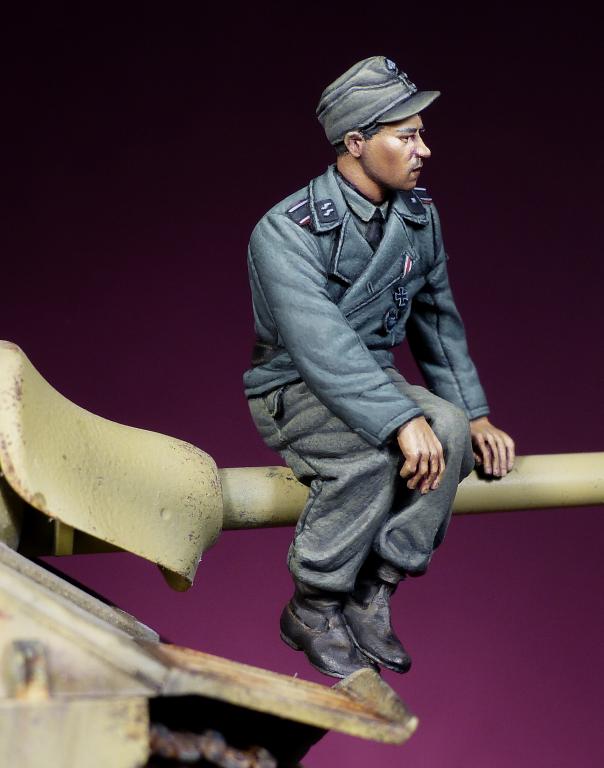 1/35 WWII German Waffen SS/Heer Tank/SPG Crewman #1 - Click Image to Close