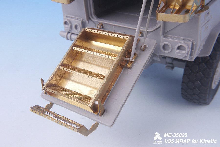 1/35 Maxxpro 4x4 MRAP Detail Up Set for Kinetic - Click Image to Close