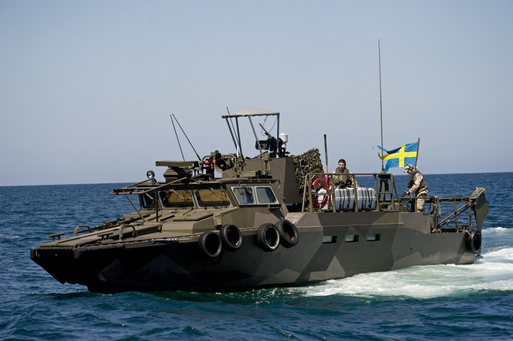 1/35 Sweden CB-90 FSDT Assault Craft "Combat Boat 90" - Click Image to Close