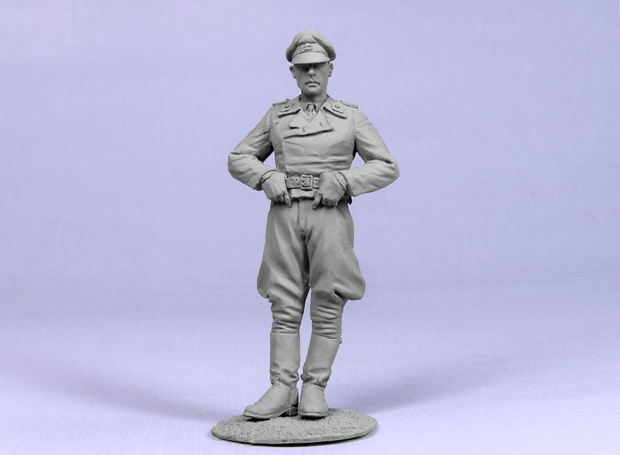 1/35 German Tank Officer, Hermann Goering Division, Italy 1944 - Click Image to Close