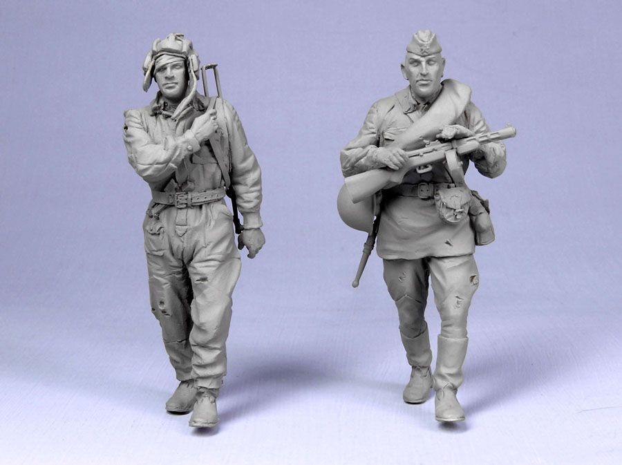 1/35 Red Army Man and Tankman, Summer 1941 - Click Image to Close