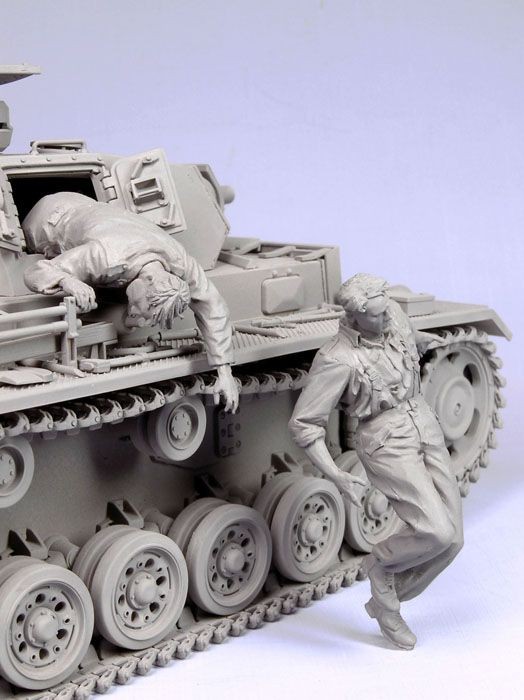 1/35 Escaping German Tank Crew #2, Summer 1941-44 - Click Image to Close