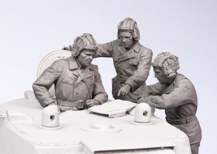 1/35 Lt. Zinoviy Kolobanovs Crew KV-1, Summer-Autumn 1941-42 - Click Image to Close