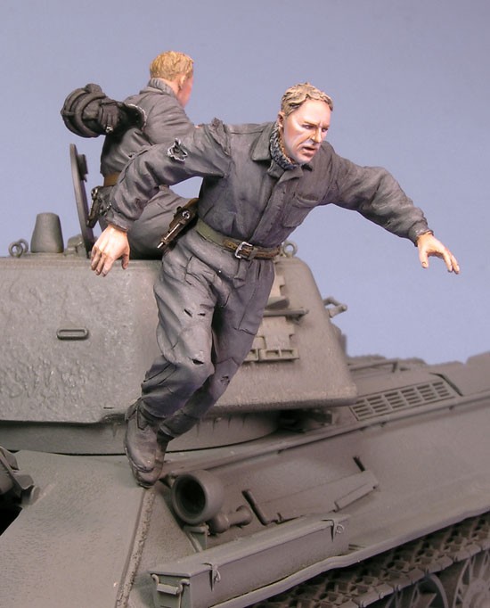 1/35 Escaping Soviet Tank Crew #2, Winter 1942-45 - Click Image to Close