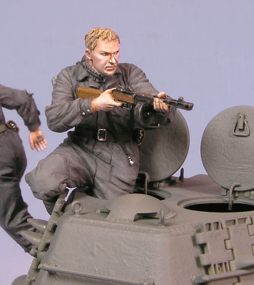 1/35 Escaping Soviet Tank Crew #2, Winter 1942-45 - Click Image to Close