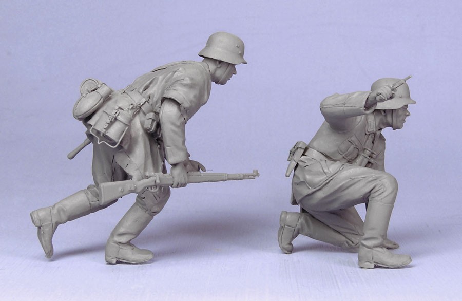 1/35 German Officer and Infantryman, Summer 1939-43 - Click Image to Close