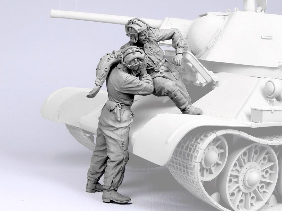 1/35 Escaping Soviet Tank Crew #1, 1943-45 - Click Image to Close
