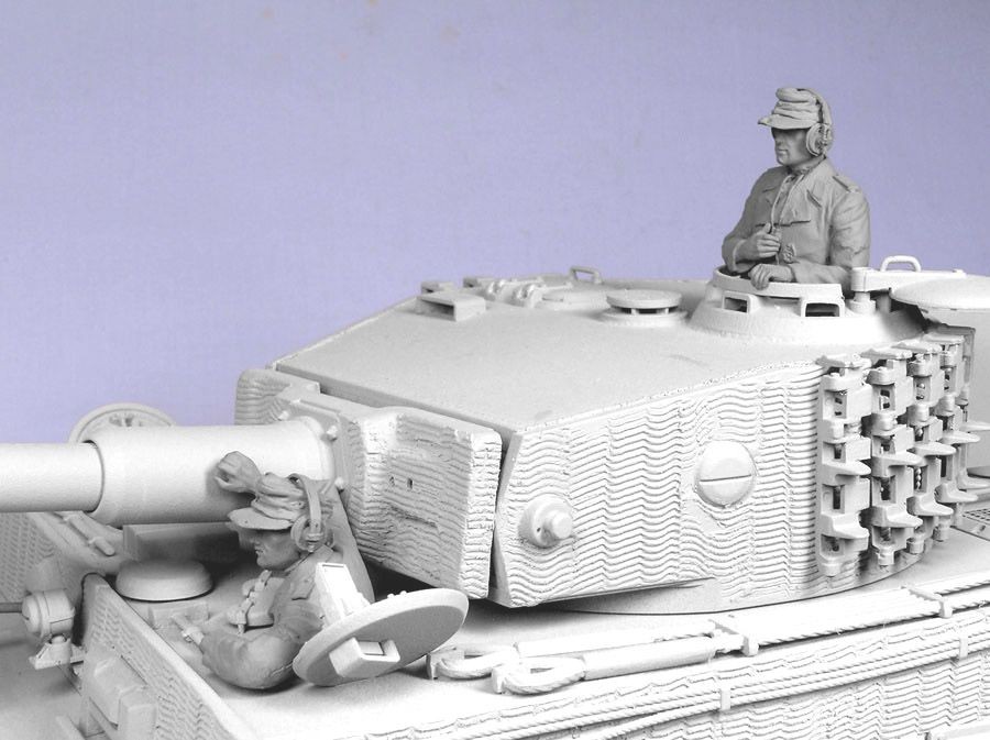 1/35 German Tank Crew, Commander and Driver, 1943-45 - Click Image to Close