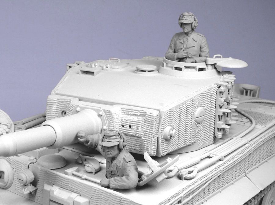 1/35 German Tank Crew, Commander and Driver, 1943-45 - Click Image to Close
