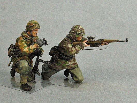 1/35 Wehrmacht Sniper Team, Summer 1943-45 - Click Image to Close