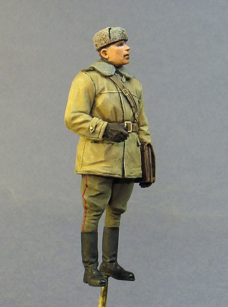 1/35 Soviet Tank Officer, Winter 1960-1990, "the Iron Curtain" - Click Image to Close