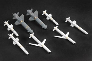 1/32 US Aircraft Weapons - Missiles - Click Image to Close